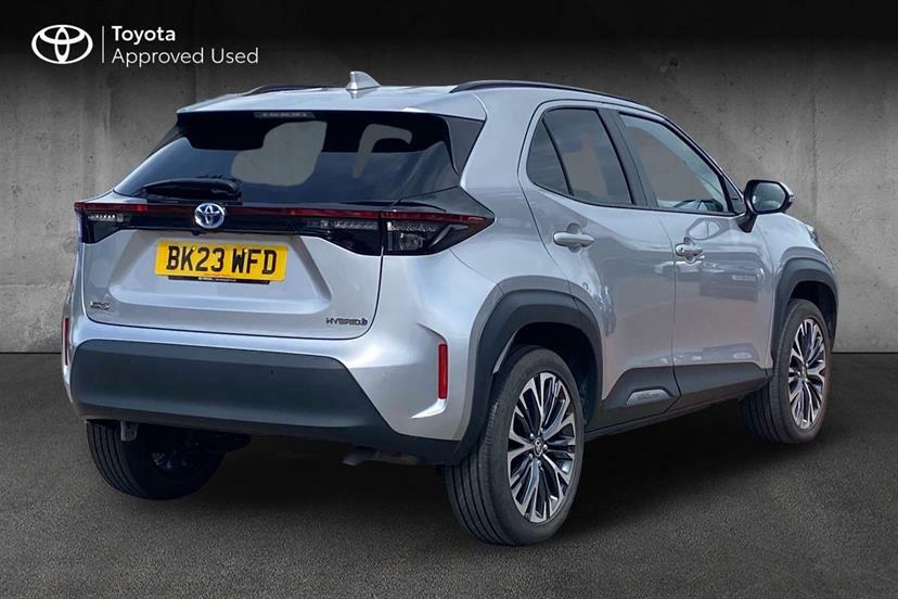 Toyota Yaris Cross 1.5 Hybrid Excel Cvt Silver #2