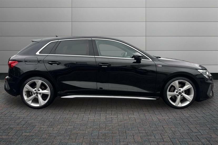 Audi A3 35 Tfsi S Line S Tronic Black #4