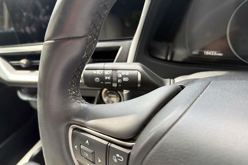 Lexus UX 250H Black #32