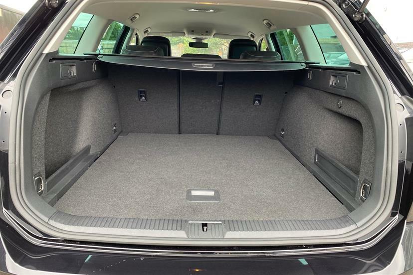 Volkswagen Passat Gte Advance Grey #10