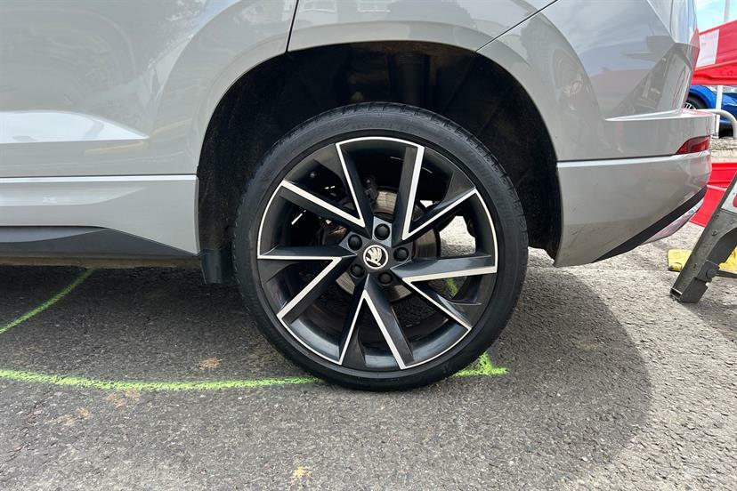 Skoda Karoq Se Drive Black #11