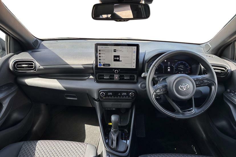 Toyota Yaris 1.5 Hybrid 130 Excel Cvt Green #5