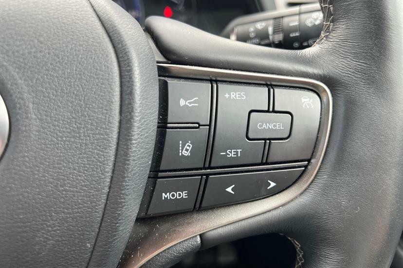 Lexus UX 250H 2.0 Cvt Without Nav  #15