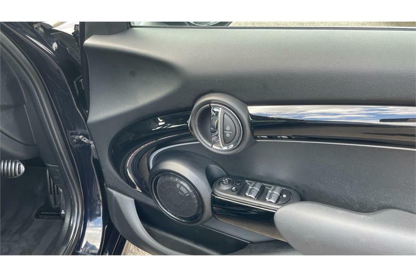 Mini Hatch 1.5 Cooper Sport 2023 Black #35