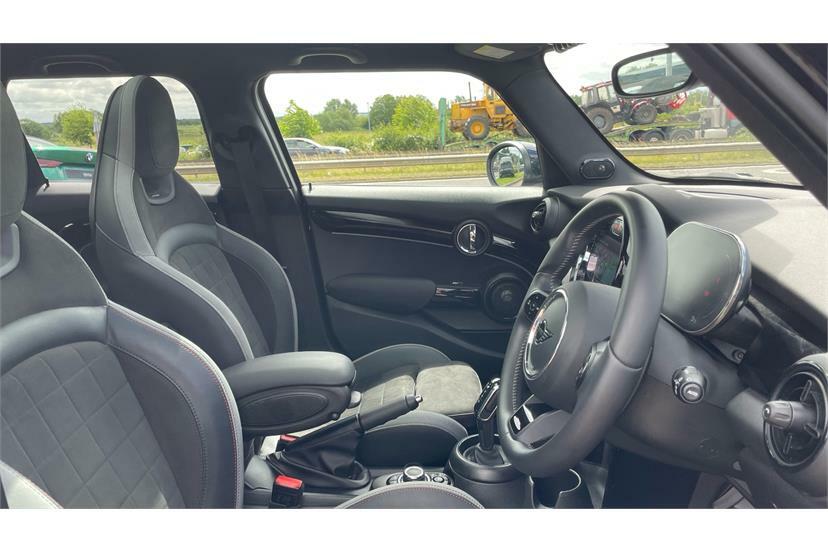 Mini Hatch 1.5 Cooper Sport 2023 Black #11