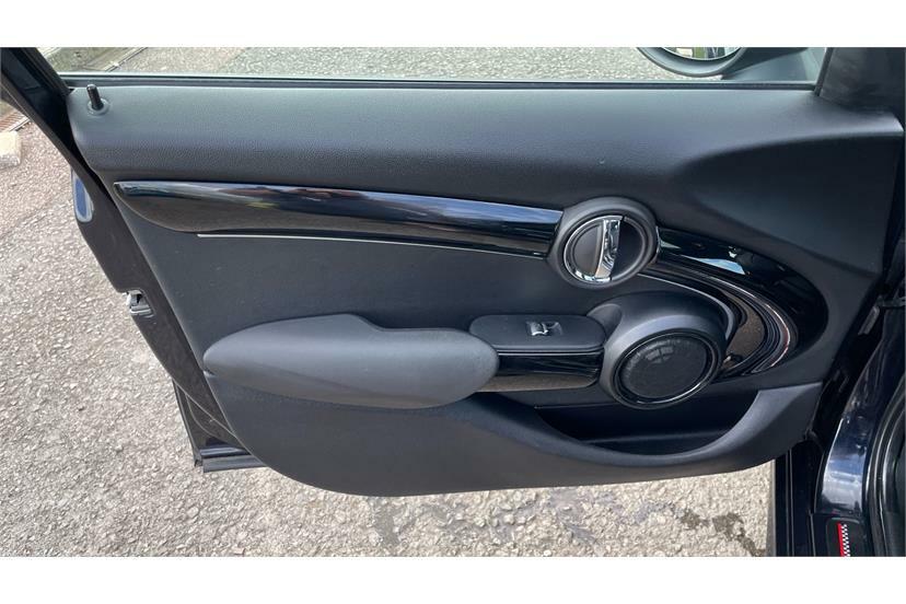 Mini Hatch 1.5 Cooper Sport 2023 Black #30