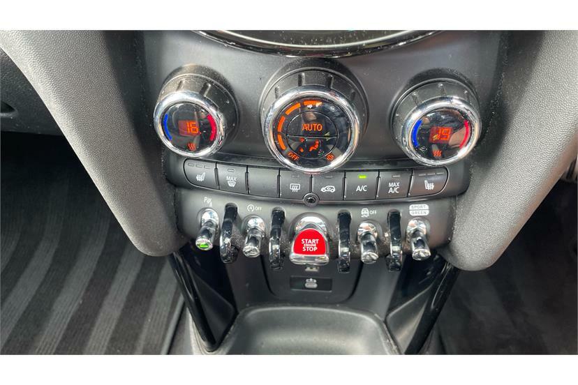 Mini Hatch 1.5 Cooper Sport 2023 Black #40