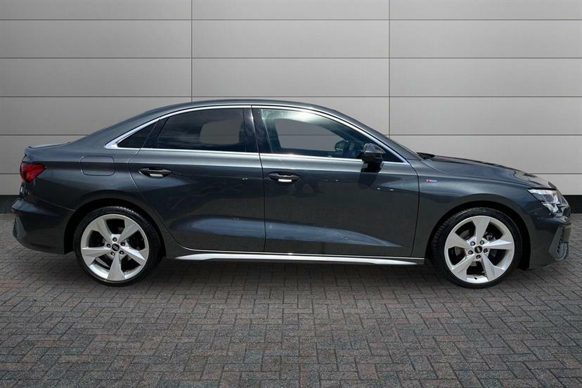 Audi A3 30 Tfsi Sport Black #3