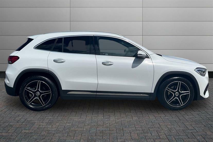 Mercedes-Benz GLA Class 200 Amg Line Premium White #3