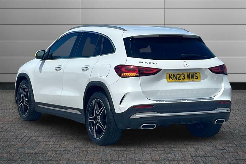 Mercedes-Benz GLA Class 200 Amg Line Premium White #2