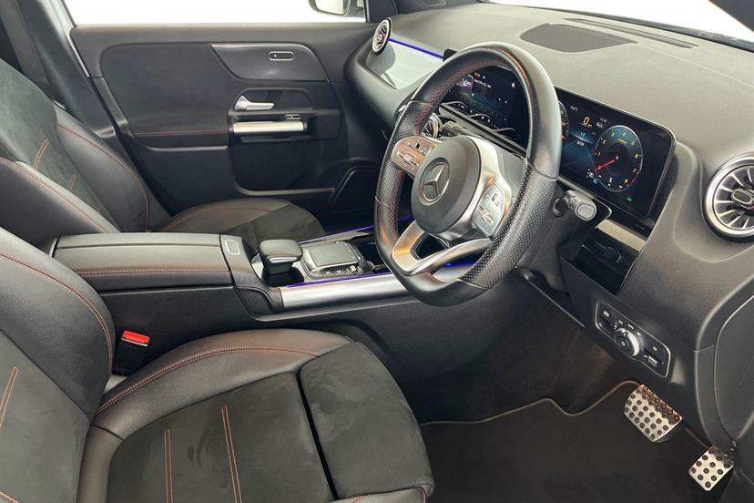 Mercedes-Benz GLA Class 200 Amg Line Premium White #5