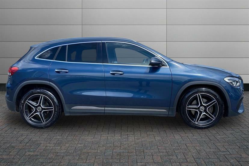 Mercedes-Benz GLA Class 200 Amg Line Premium Blue #3