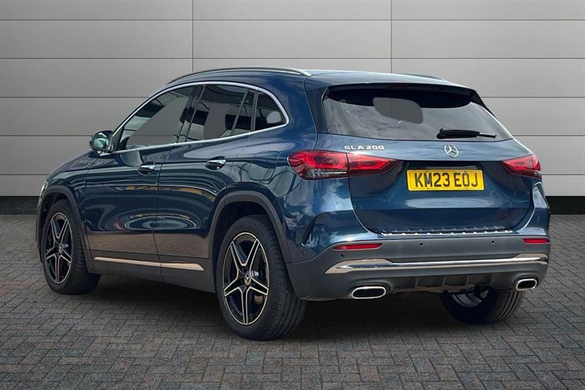 Mercedes-Benz GLA Class 200 Amg Line Premium Blue