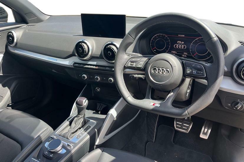 Audi Q2 35 Tfsi Black Edition S Tronic Tech Black #6