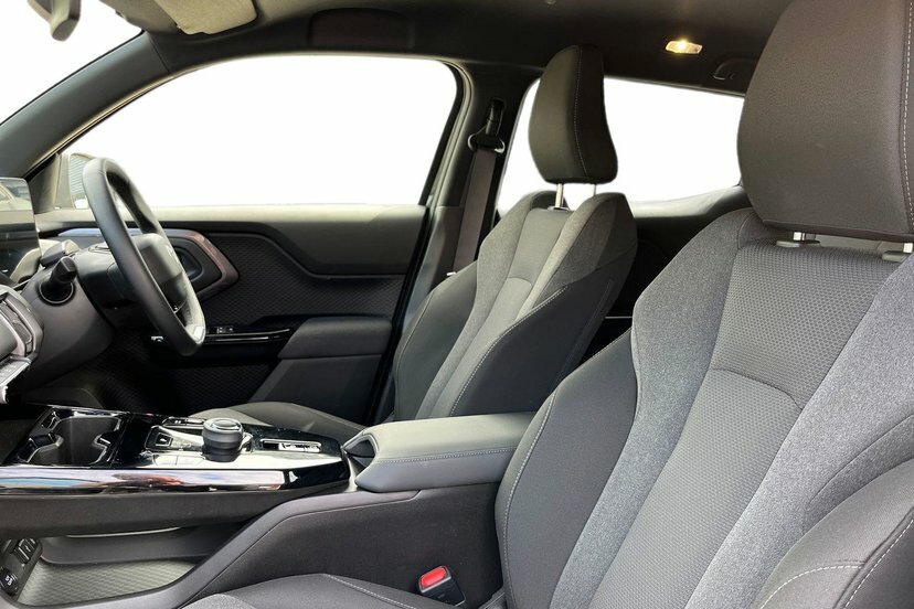 Toyota Urban Cruiser 61Kwh Design Suv 174 Ps Black #2