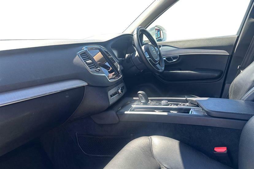 Volvo XC90 2.0 B5p 250 Momentum Awd Gtron White #2