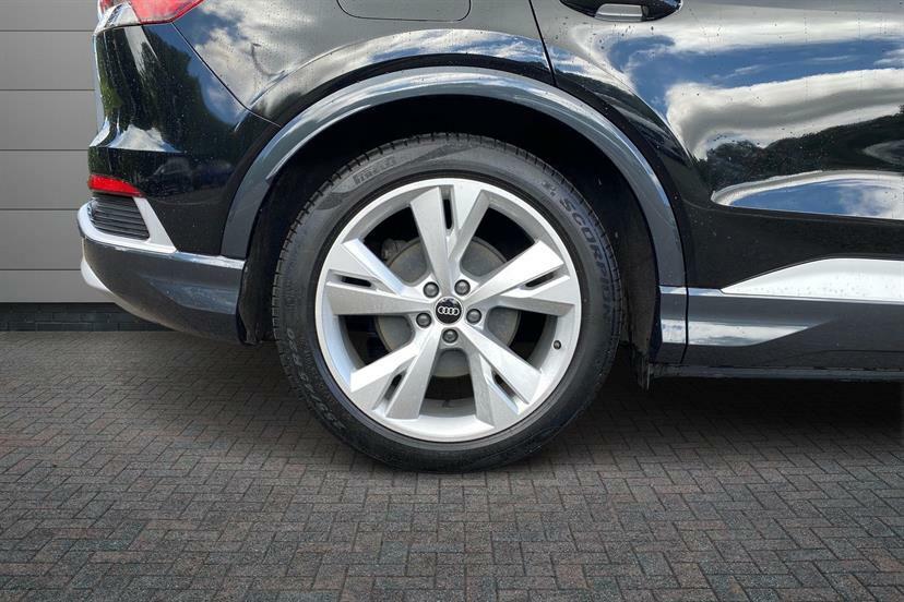 Audi Q4 E Tron 150Kw 40 82Kwh S Line Black #4