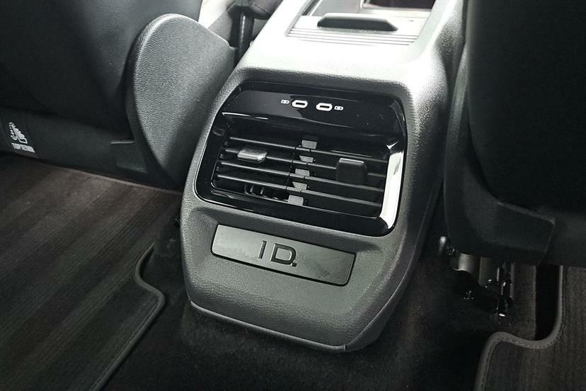 Volkswagen ID.4 Match Pro Black #35