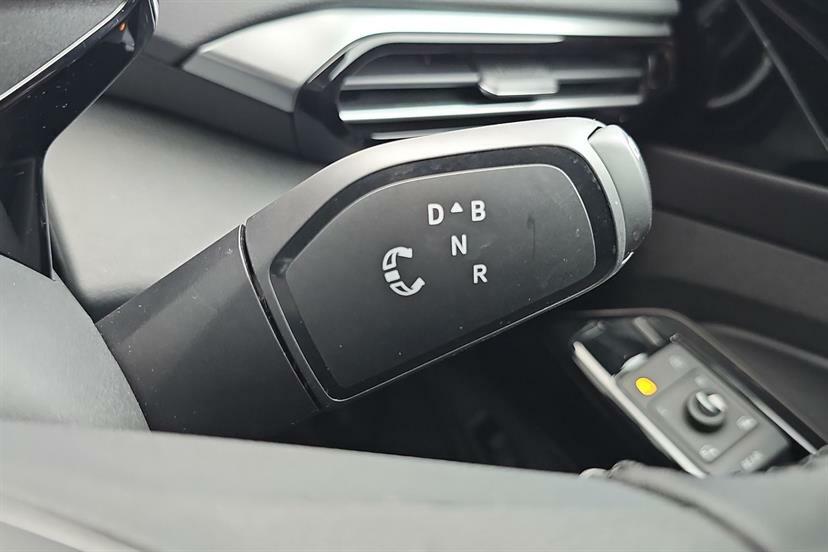Volkswagen ID.4 Match Pro Black #9