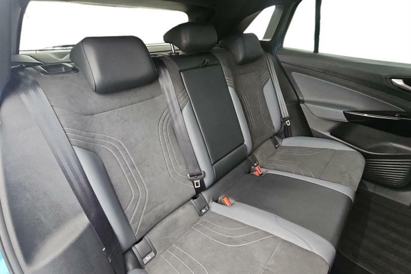 Volkswagen ID.4 Match Pro Black #10