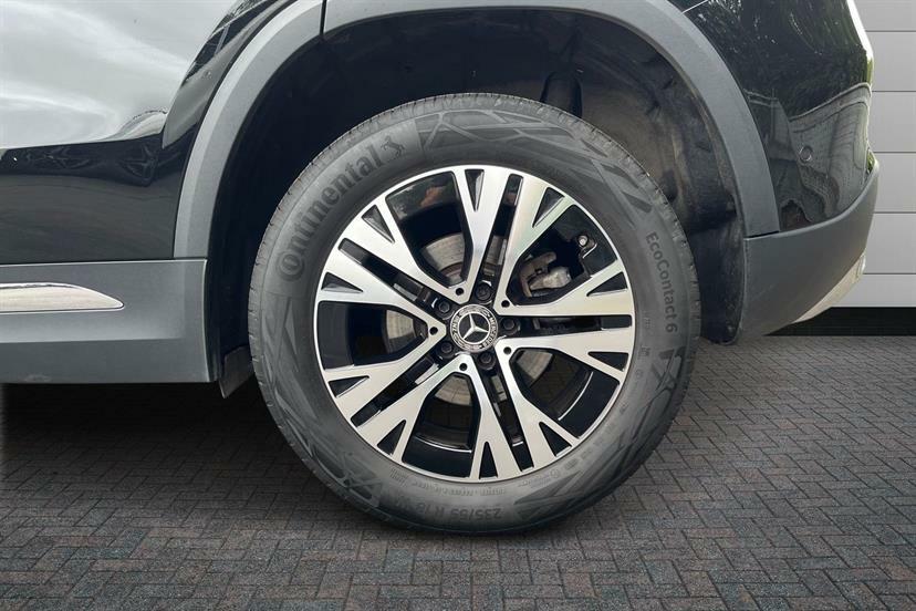 Mercedes-Benz GLA Class 200 Sport Executive Black #4