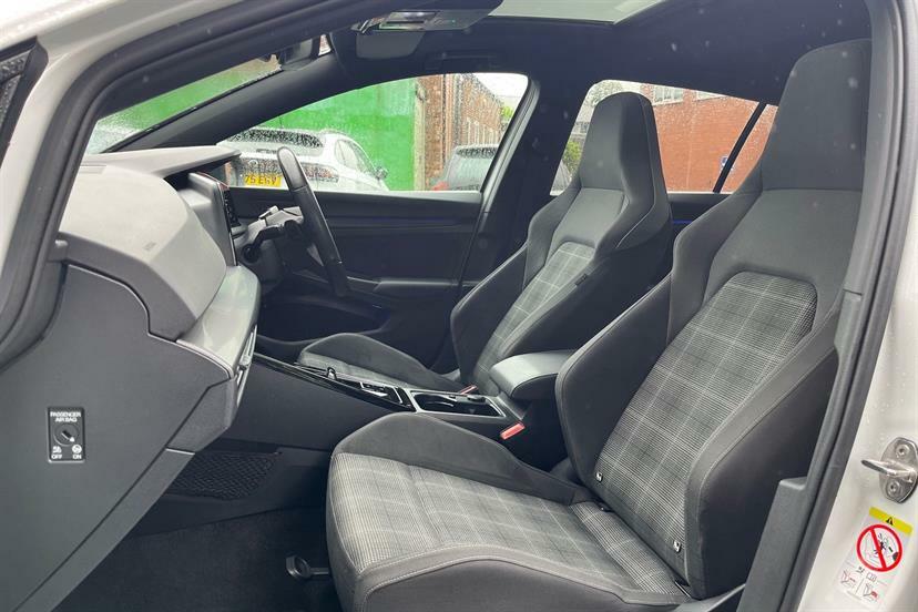 Volkswagen Golf Black Edition White #21