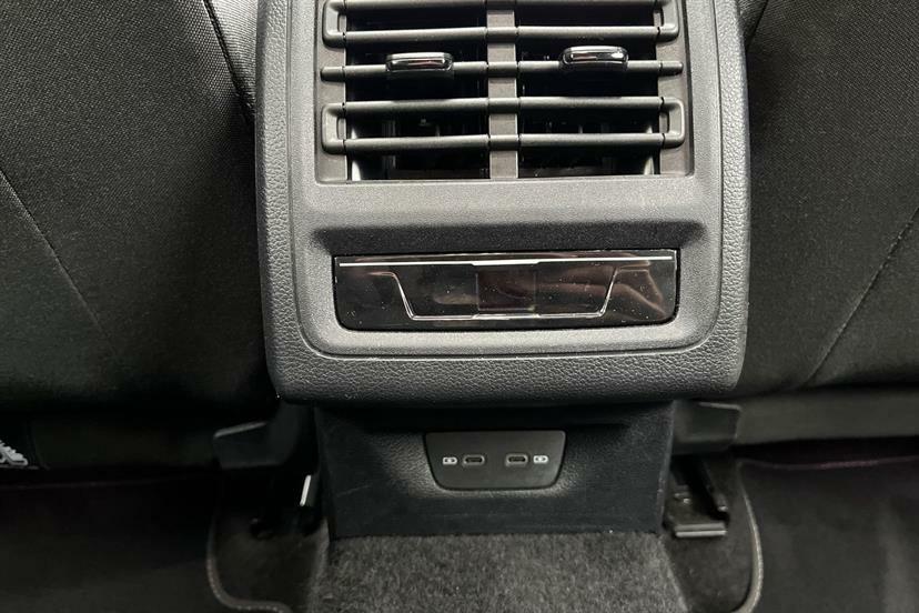 Volkswagen Golf Black Edition White #18