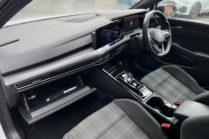 Volkswagen Golf Black Edition White #20