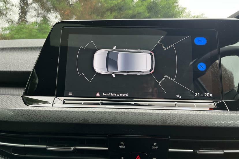 Volkswagen Golf Black Edition White #25