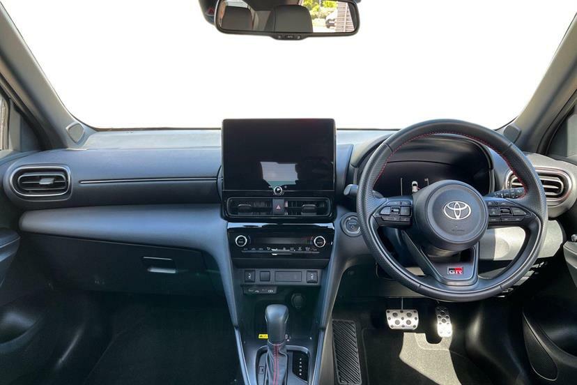 Toyota Yaris Cross 1.5 Hybrid 130 Gr Sport Cvt Black #6
