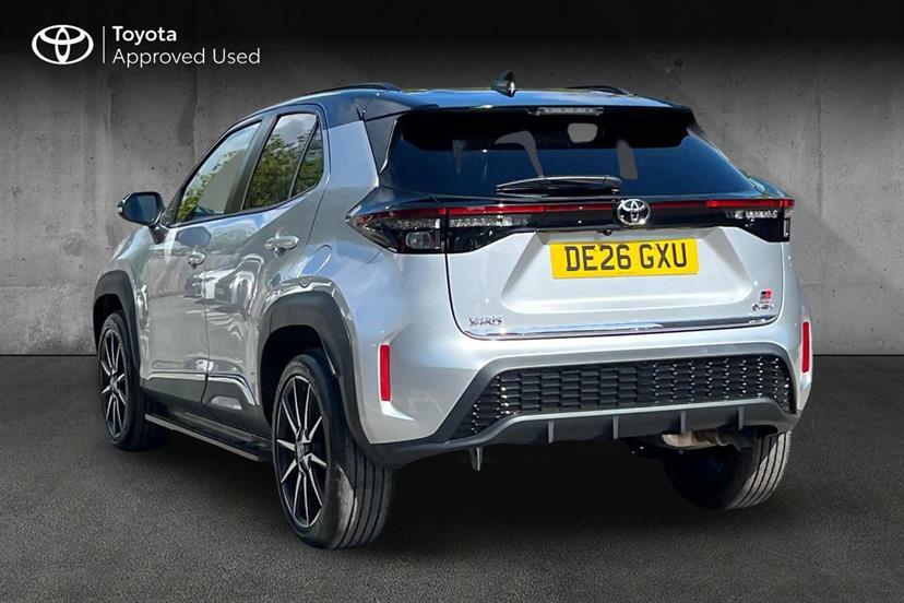Toyota Yaris Cross 1.5 Hybrid 130 Gr Sport Cvt Black #3