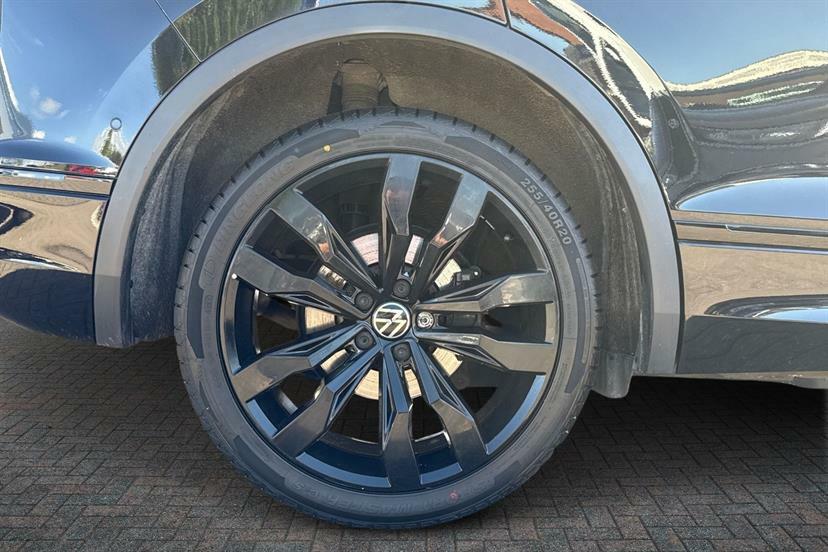 Volkswagen Tiguan 1.5 Tsi 150 Black Edition Dsg Black #5