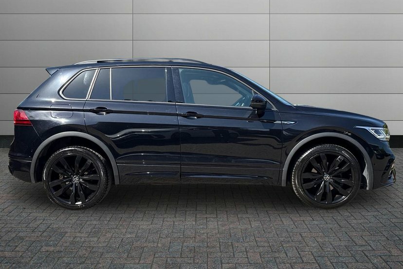 Volkswagen Tiguan 1.5 Tsi Black Edition Suv Dsg 150 Ps MM24SXS Black #4