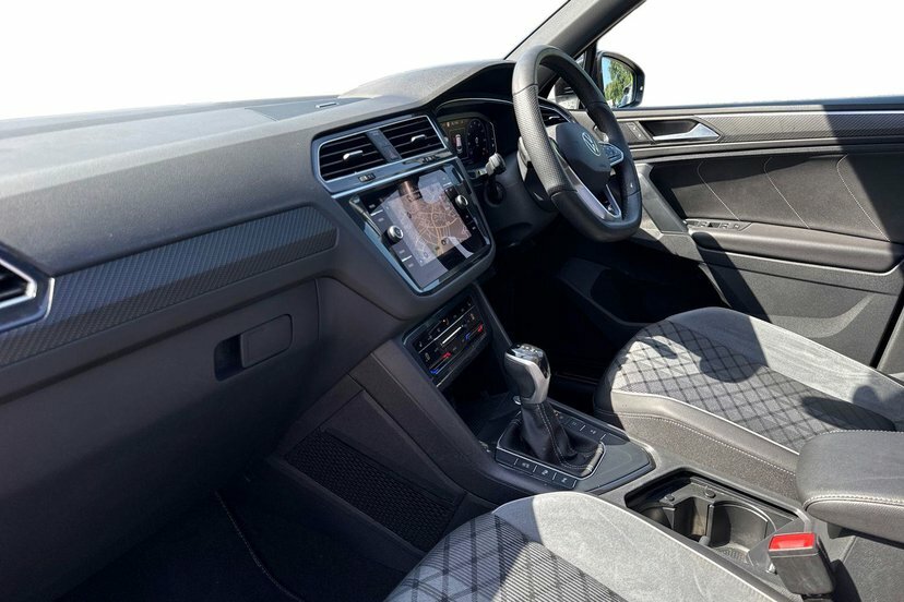 Volkswagen Tiguan 1.5 Tsi Black Edition Suv Dsg 150 Ps MM24SXS Black #2