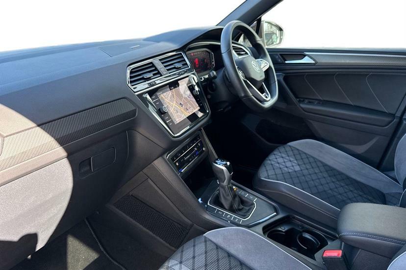 Volkswagen Tiguan 1.5 Tsi 150 Black Edition Dsg Black #2