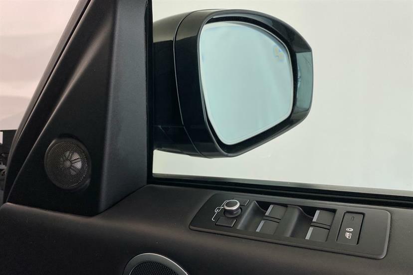 Land Rover Discovery Suv White #41