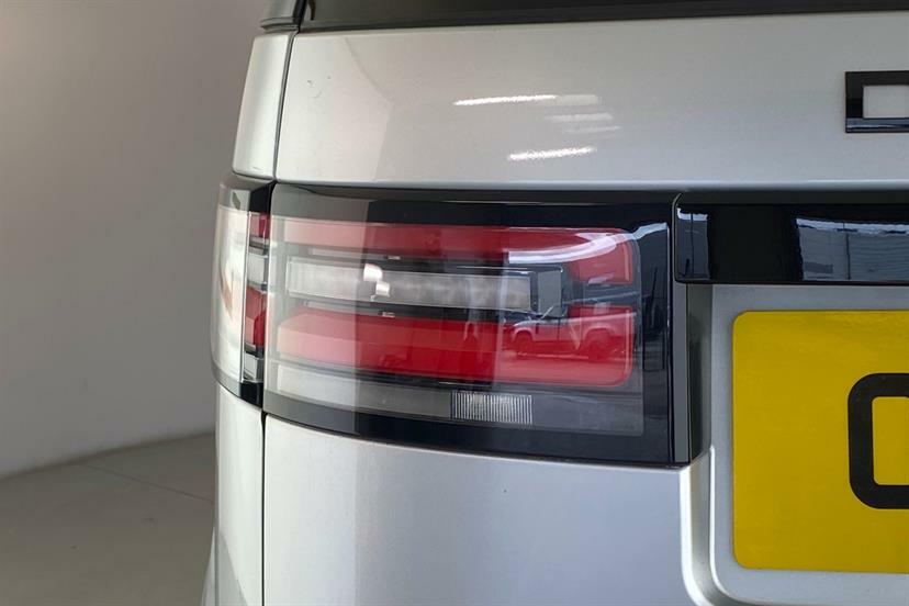Land Rover Discovery Suv White #24