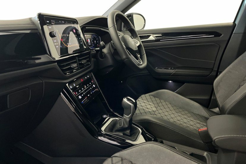 Volkswagen T-Roc 1.5 Tsi Black Edition Plus Suv Dsg 150 DA75ACJ Black #2