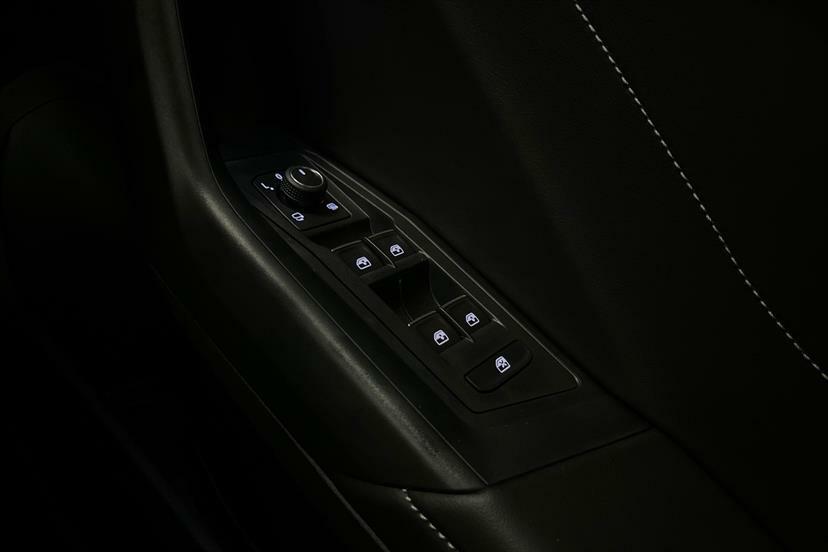 Volkswagen T-Roc Style Black #23