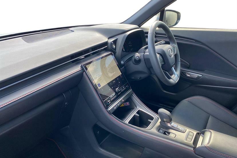 Lexus LBX 1.5 Premium Plus E-cvt White #2