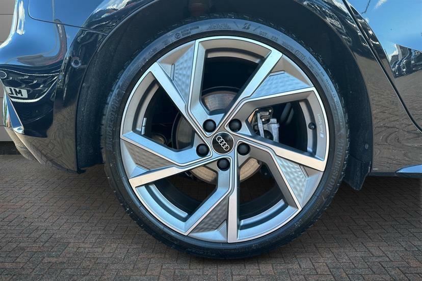 Audi A3 1.5 Tfsi 150 Black Edition S Tronic Black #4