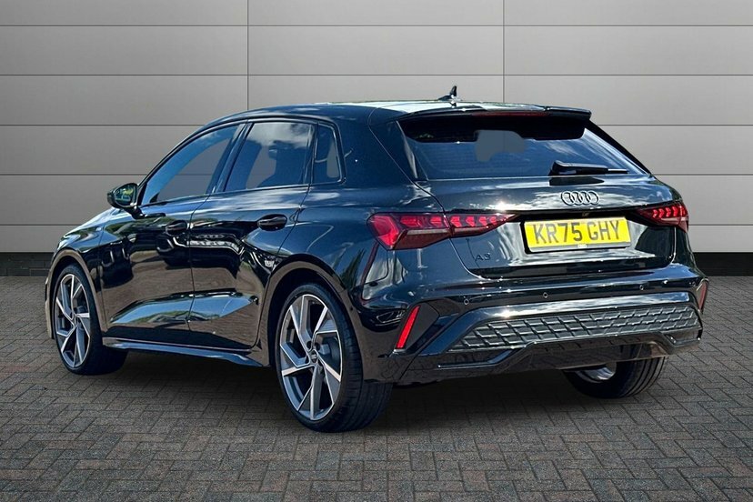 Audi A3 1.5 Tfsi Black Edition Sportback S Tron KR75GHY Black #3