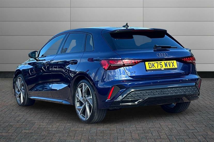 Audi A3 1.5 Tfsi 150 Black Edition S Tronic Blue #3