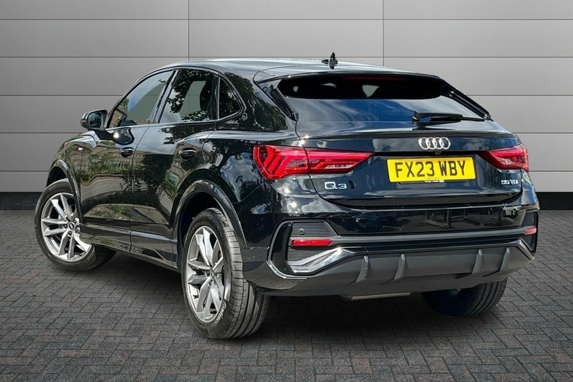 Audi Q3 2.0 Tdi 35 Black Edition Sportback S Tr Black #3