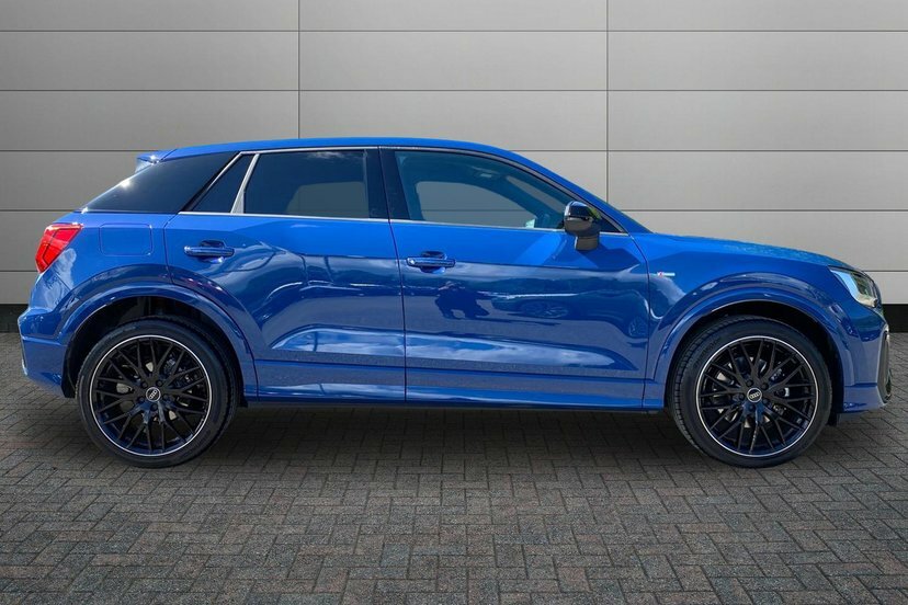 Audi Q2 1.5 Tfsi Cod 35 Black Edition Suv S Tro DG26VRN Blue #4