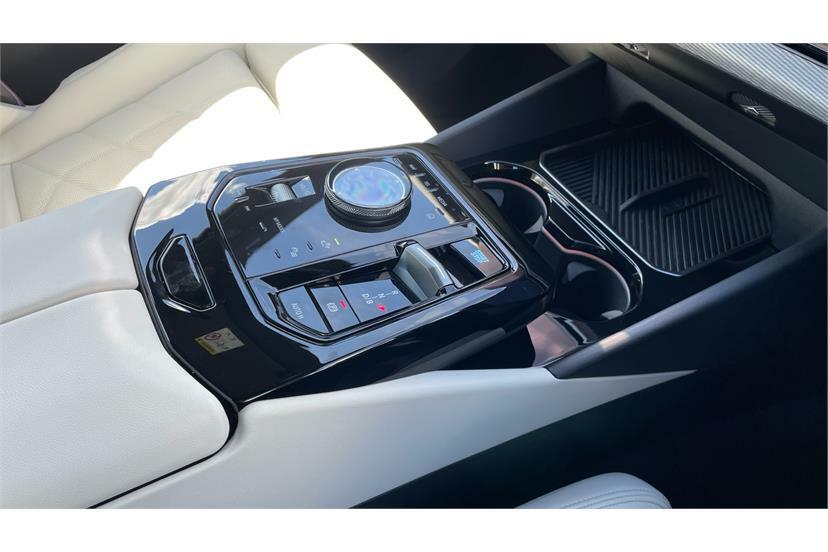 BMW i5 Saloon Grey #9
