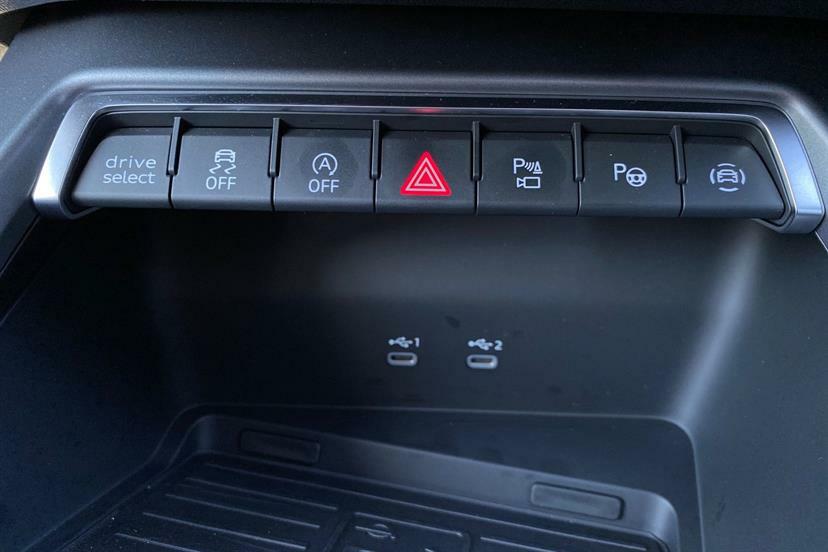 Audi A3 1.5 Tfsi E 204 Black Edition S Tronic Black #24