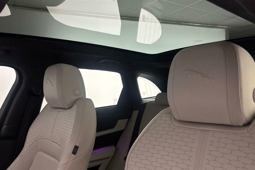 Jaguar F-Pace 2.0 D200 R-dynamic Se Black Awd 2024 White #23