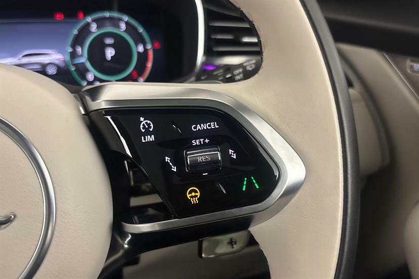 Jaguar F-Pace 2.0 D200 R-dynamic Se Black Awd 2024 White #25