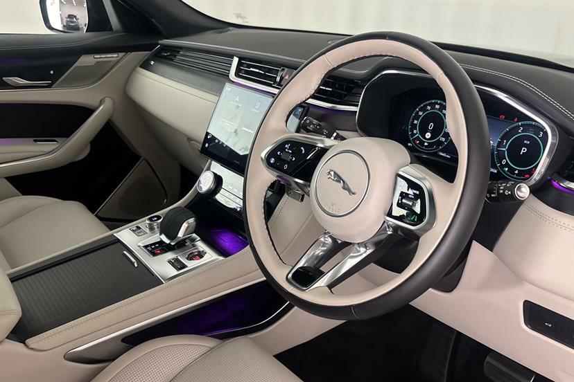 Jaguar F-Pace 2.0 D200 R-dynamic Se Black Awd 2024 White #31